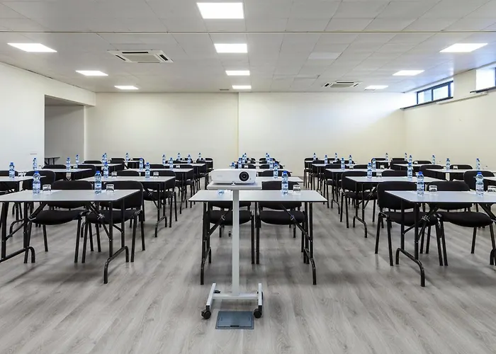 D. Luis فندق كويمبرا