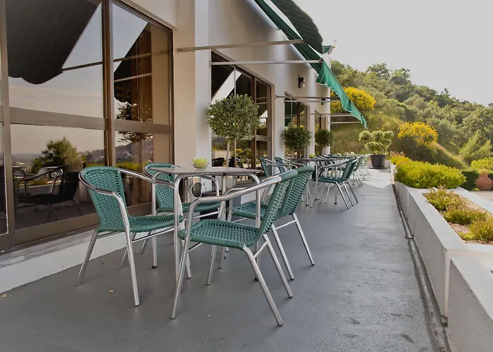 D. Luis فندق كويمبرا